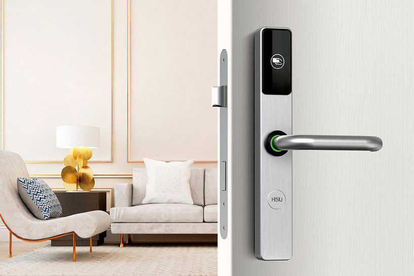 замок HSU-9939BT-S  в интерьере дверцов.jpg