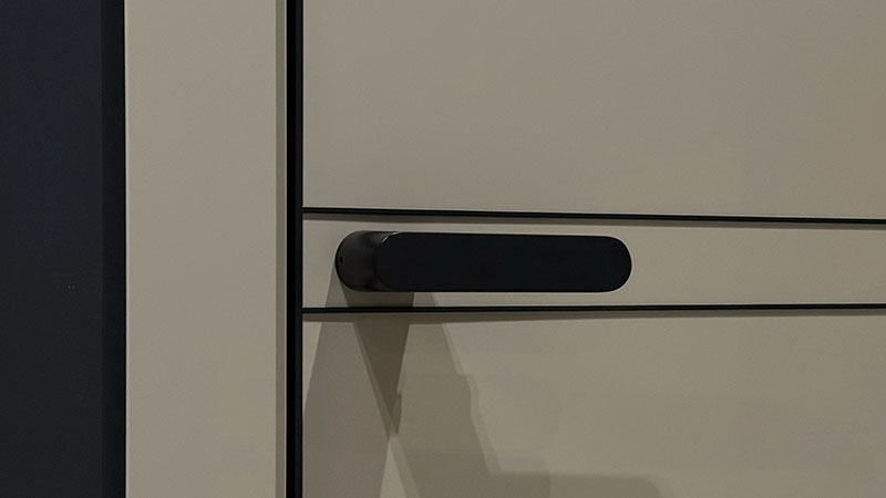 Дверь с алюминиеврой кромкой Hausdoors серии Minimalism Дверь с алюминиеврой кромкой Hausdoors серии Minimalism