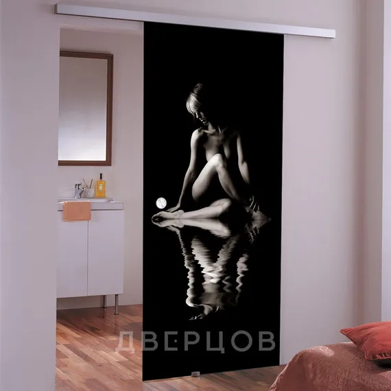 Стеклянная раздвижная дверь Woman Triplex