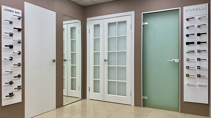 Какое покрытие межкомнатных дверей лучше выбрать: виды, особенности