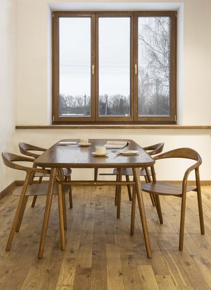 Стол Сована обеденный цвет коньяк из массива дуба