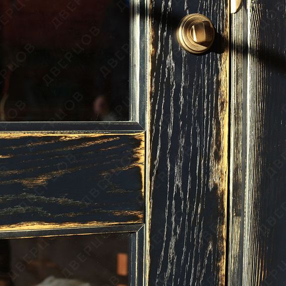 Межкомнатная дверь массив дуба Лофт Торджано остеклённая