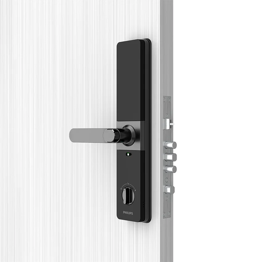 Фото электронного замка Philips EasyKey DDL610-5HBS на двери 2