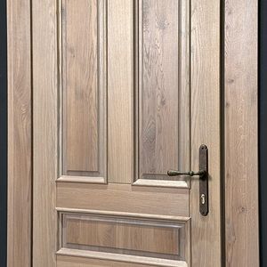 Двери из массива дуба