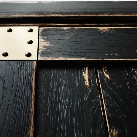 Межкомнатная дверь массив дуба Лофт Палермо RAL 9005 глухая