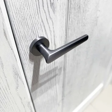 Дверная ручка с антибактериальным покрытием Escudo платиново-серая