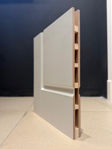 Межкомнатная дверь Бриз графитовая эмаль RAL 7024 со стеклом