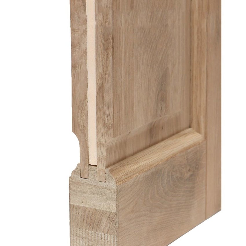 Фото входной двери из массива дуба в разрезе