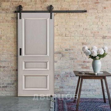 Межкомнатная амбарная раздвижная дверь Лофт массив дуба ОКА Афродита багет эмаль слоновая кость