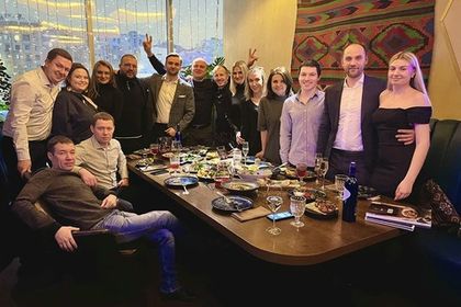 Новогоднее поздравление и график работы на новогодние праздники 2023