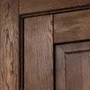 Фото межкомнатной двери массив дуба без сучка Дверцов Кастро глухая дуб табак в деталях 1