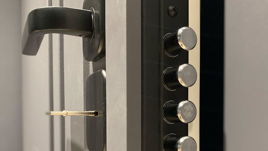 Что такое терморазрыв во входных дверях