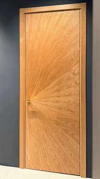 Межкомнатная дверь шпон Гладкая лучи дуб натуральный глухая