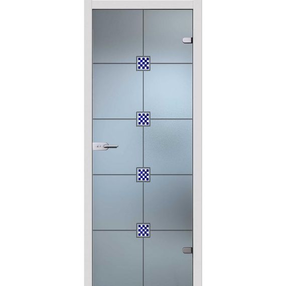 фотография стеклянной двери Глория белое сатинато с наличниками из экошпона в цвете аляска