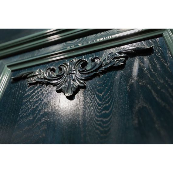 Межкомнатная дверь массив дуба Сорренто изумруд глухая