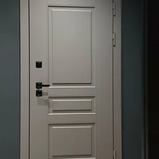Солид серая входная дверь