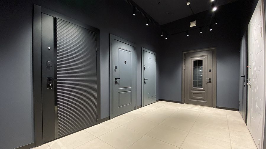 Открытие зала входных дверей