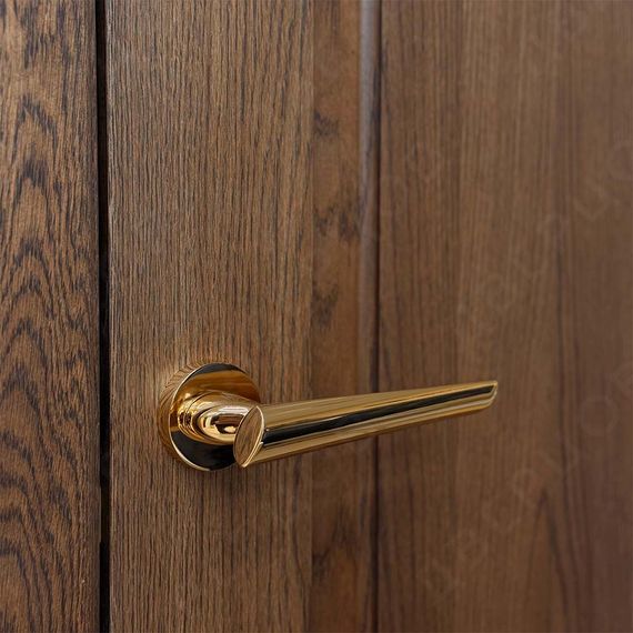 Фото межкомнатной двери массив дуба без сучка Дверцов Кастро глухая дуб табак в деталях 4