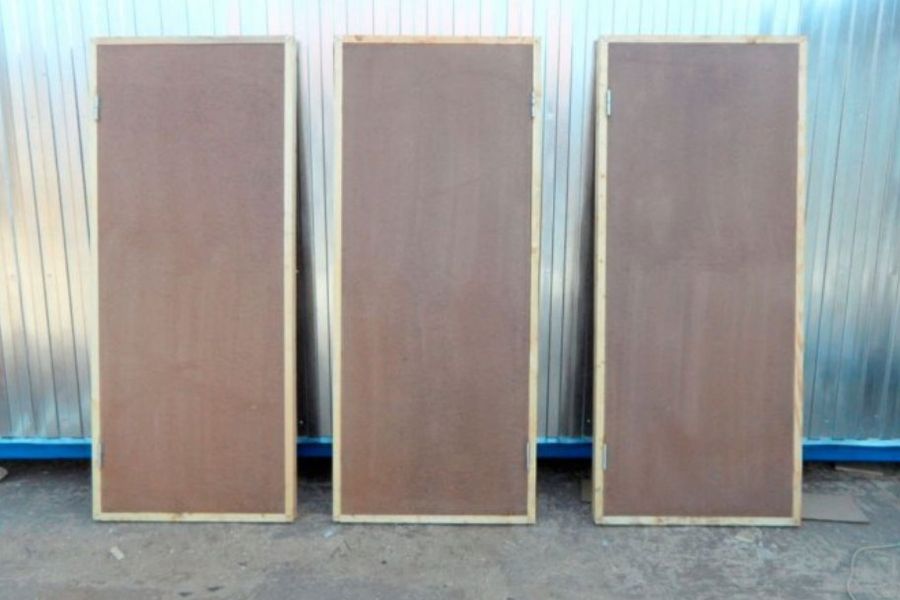 Как выбрать строительную межкомнатную дверь