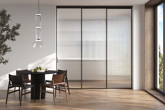 Алюминиевая стеклянная перегородка Каскад 1AG чёрный матовый стекло Мору прозрачное