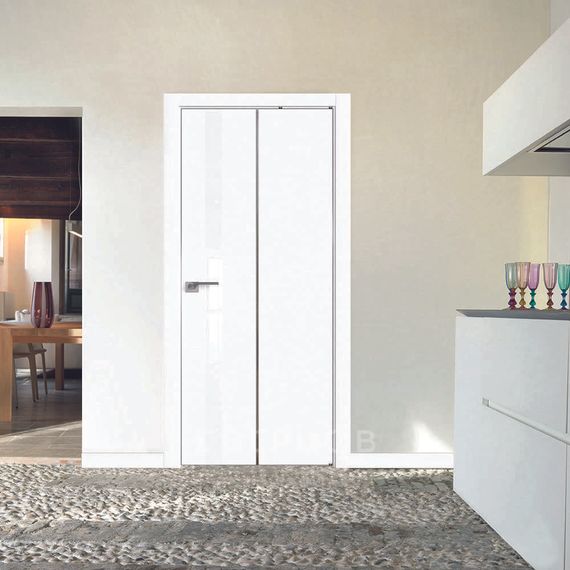 Фото закрытой Складная система открывания дверей Compack 18PA вайт