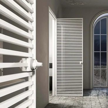 Межкомнатная алюминиевая дверь Loft 11 стекло прозрачное бесцветное