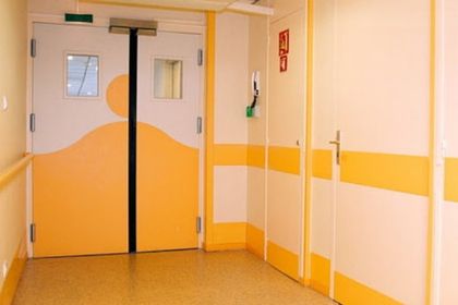 Уход за специальными дверями из металла