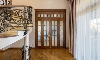 Как выбрать классические двери со стеклом?