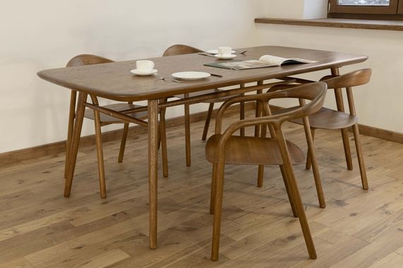 Стол Сована обеденный цвет коньяк из массива дуба