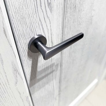 Дверная ручка с антибактериальным покрытием Escudo платиново-серая