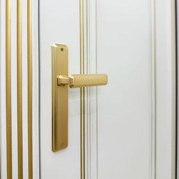 Ручка на планке для межкомнатной двери Sabio императорское золото