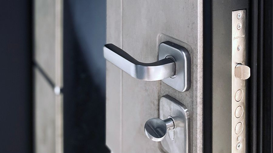 Варианты отделки входной двери изнутри квартиры