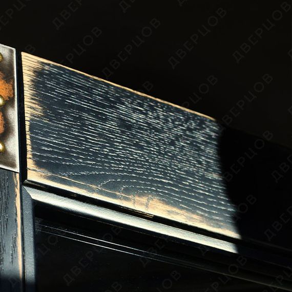 Межкомнатная дверь массив дуба Лофт Торджано остеклённая