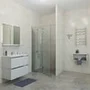 Душевая перегородка в нишу из двух полотен с дверью к стеклу ДС-4