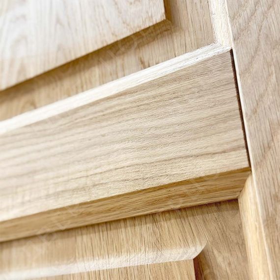 Межкомнатная дверь массив дуба без сучка Дверцов Торджано остеклённая