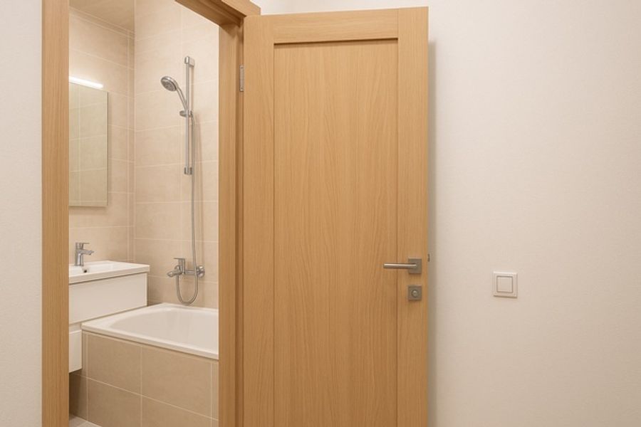 Двери для ванной и туалета: все правила выбора, которые стоит учесть