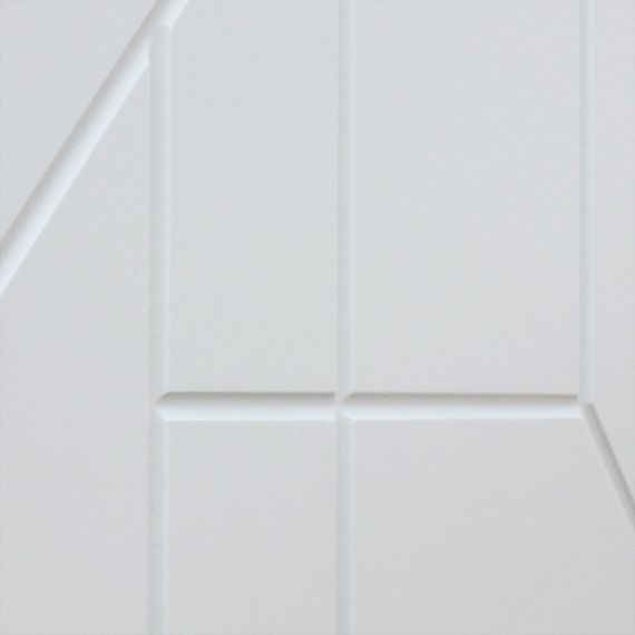 Входная дверь Эверест белая с зеркалом внутри