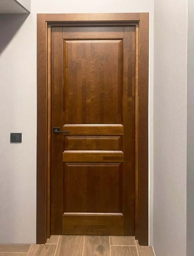 Межкомнатная дверь массив ольхи ОКА Валенсия античный орех глухая