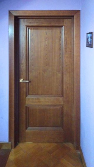 Межкомнатная дверь шпон Прага ШП медовый дуб глухая после нашего монтажа